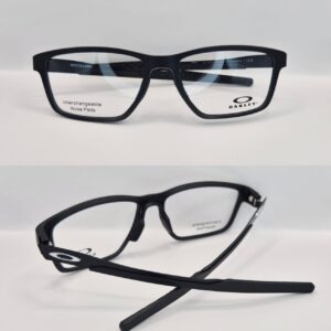 Oakley OX8153